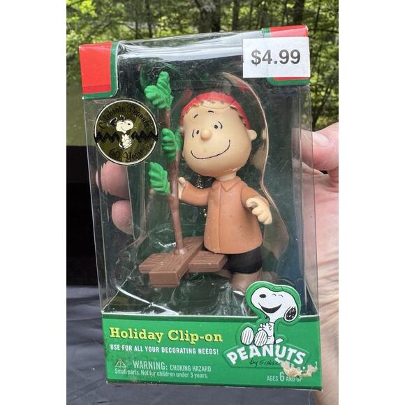 New PEANUTS 60 Years Holiday Clip-on Linus Van Pelt With Tree Forever Fun -OS - Picture 6 of 6